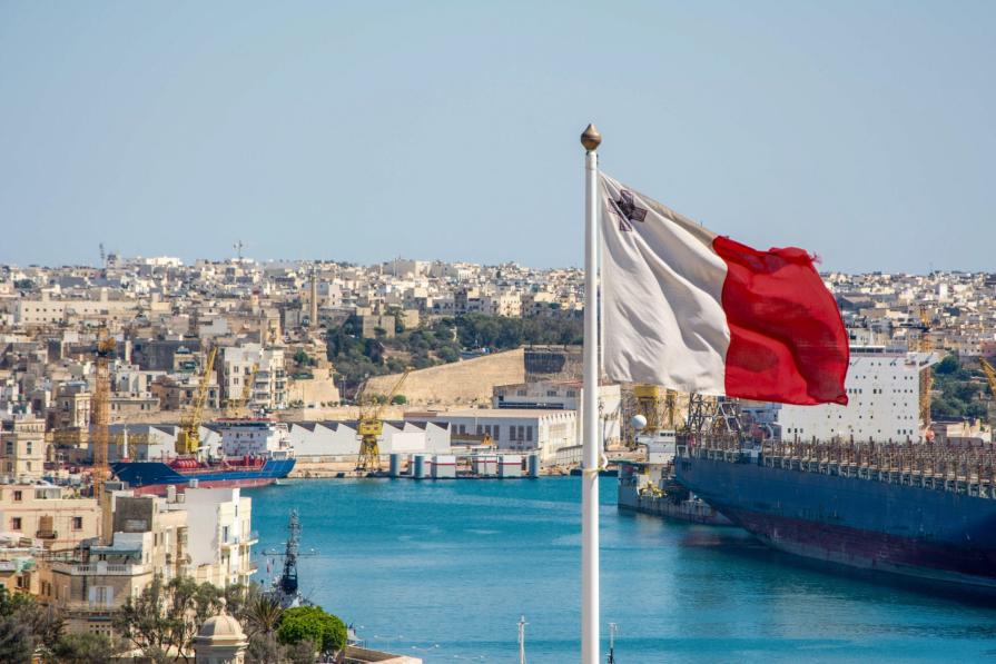 Flag of Malta: history and symbols