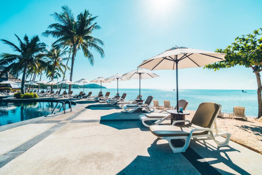 The best destinations for autumn holidays: from excursions to the beach
