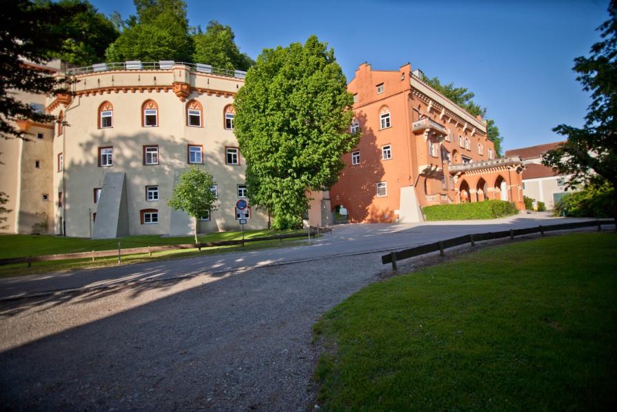 TOP-4 Best Boarding Schools in Munich 2025 Rankings