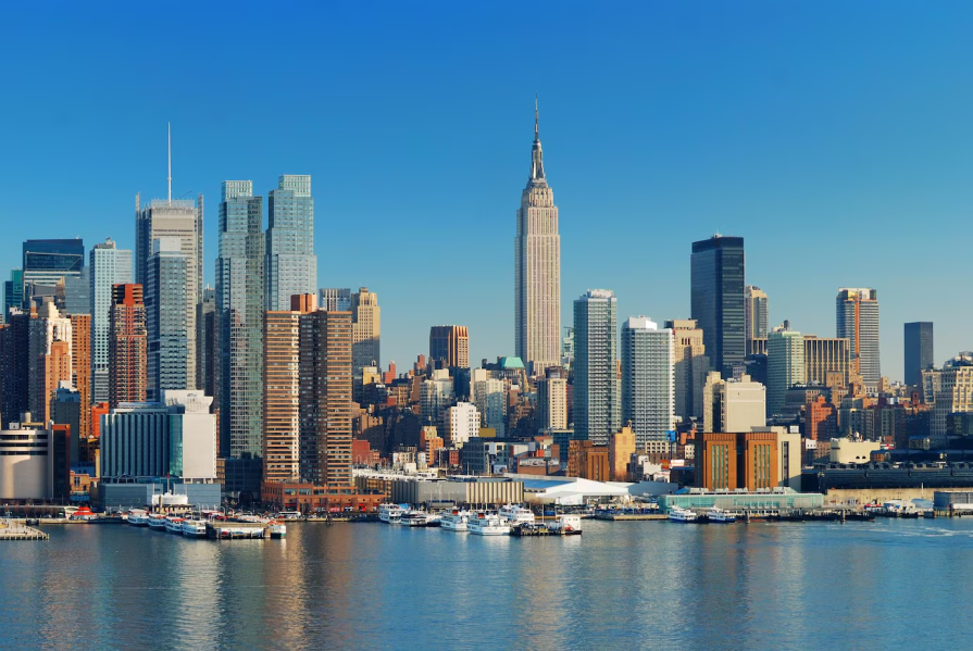 FAQ: How much does it cost to live in New York?