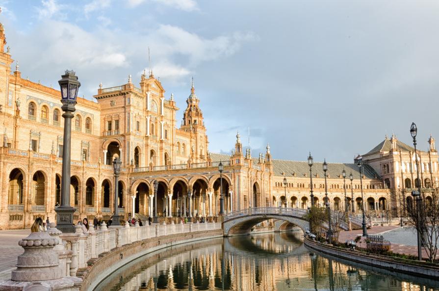 Bachelor's degree in Spain: tuition fees for foreign students