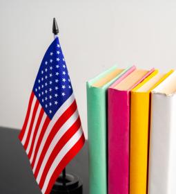 FAQ: How many classes are there in American schools?