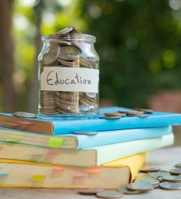 How much does a year of study at Cambridge cost?