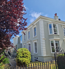 English Path offers great bookings for the whole of 2025: discounts of up to 45%!