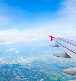 Most dangerous airport in the world: fasten your seat belts