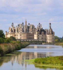 Loire Valley: medieval castles, gardens and troglodytes