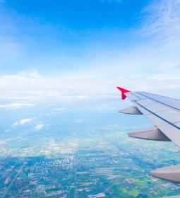 Most dangerous airport in the world: fasten your seat belts