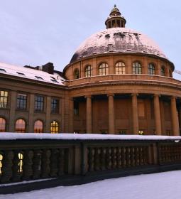 How much does it cost to study at Swiss universities?