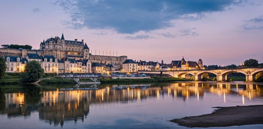 Loire Valley: medieval castles, gardens and troglodytes