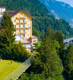 We invite you to an online webinar with the director of the Surval Montreux school on July 2