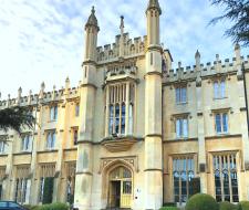 Richmond American University in London