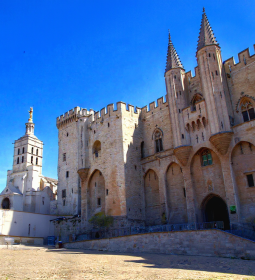 Palace of the Popes in Avignon: a century-long “visiting session” of popes
