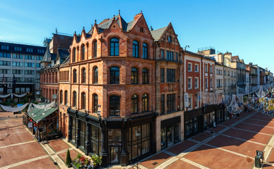 Grafton Street - a busy city artery