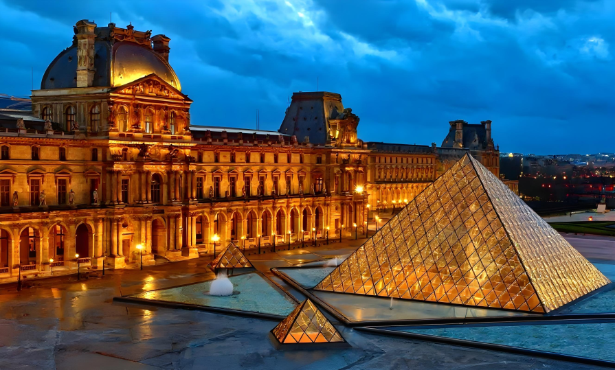 The Louvre Museum - the most popular museum in the world