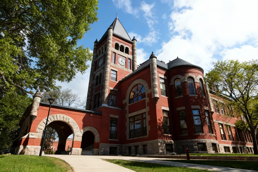 Unique scholarships at universities Navitas USA