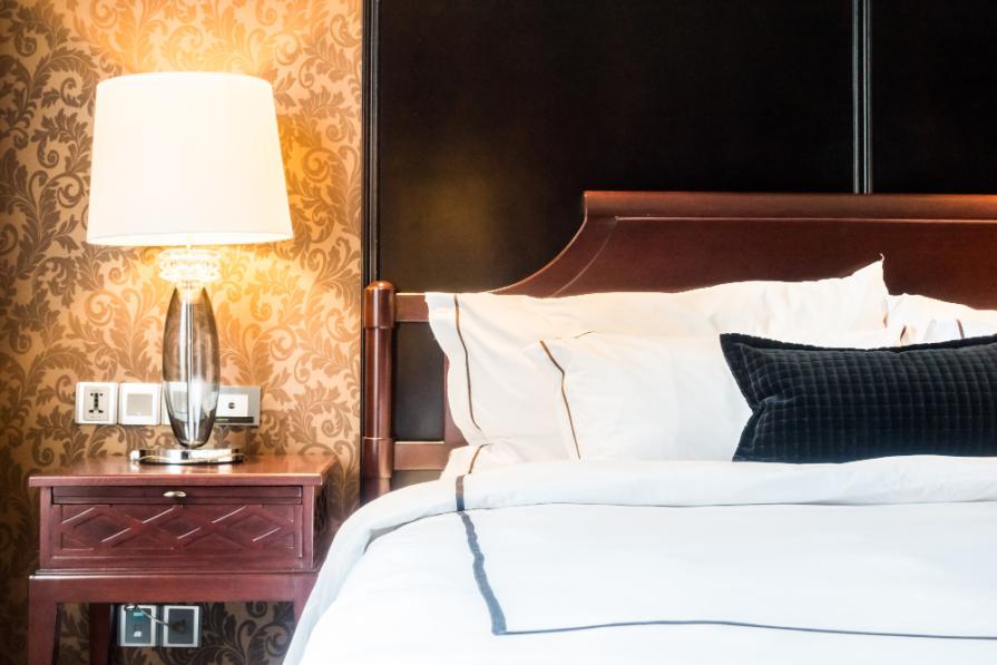 How to get a good hotel room for free?