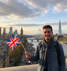 How to stay to work after graduating from university in the UK