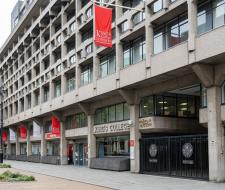 King's College Londres, Campamento de verano