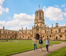 Sapphire Oxford, Escuela de idiomas