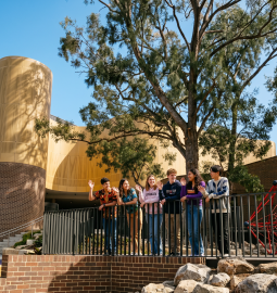 Australia suspends the opening of new schools and new courses for foreigners for one year