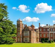 Bell Cobham Hall language school