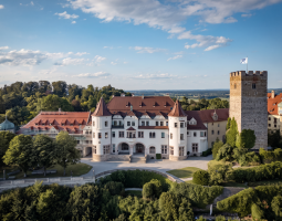Schloss Neubeuern Private School